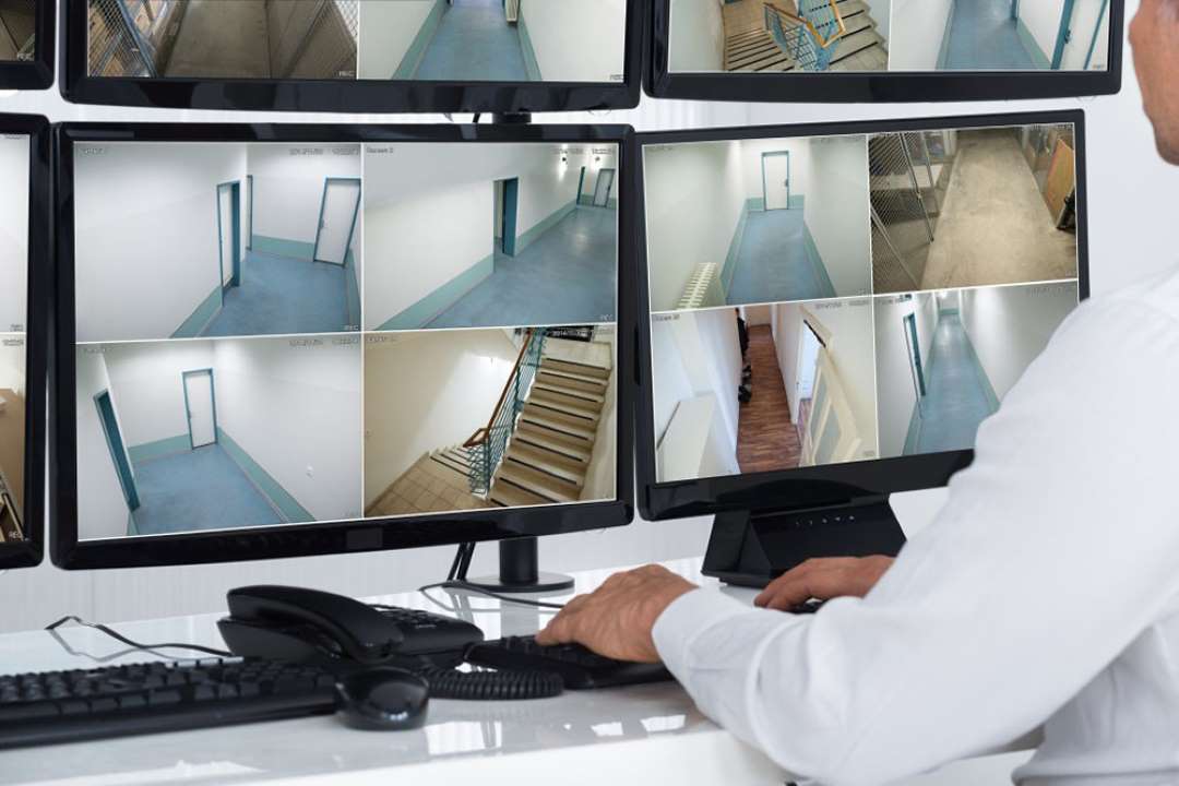 نصب دوربین مداربسته در مدرسه